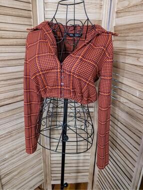 ZARA Crop/Blouse Size Small Long Sleeve New 100% Authentic.